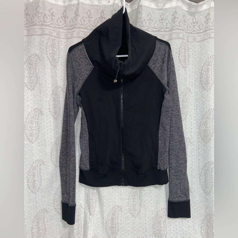 Lululemon Athletica Black Be Present Jacket Size 12